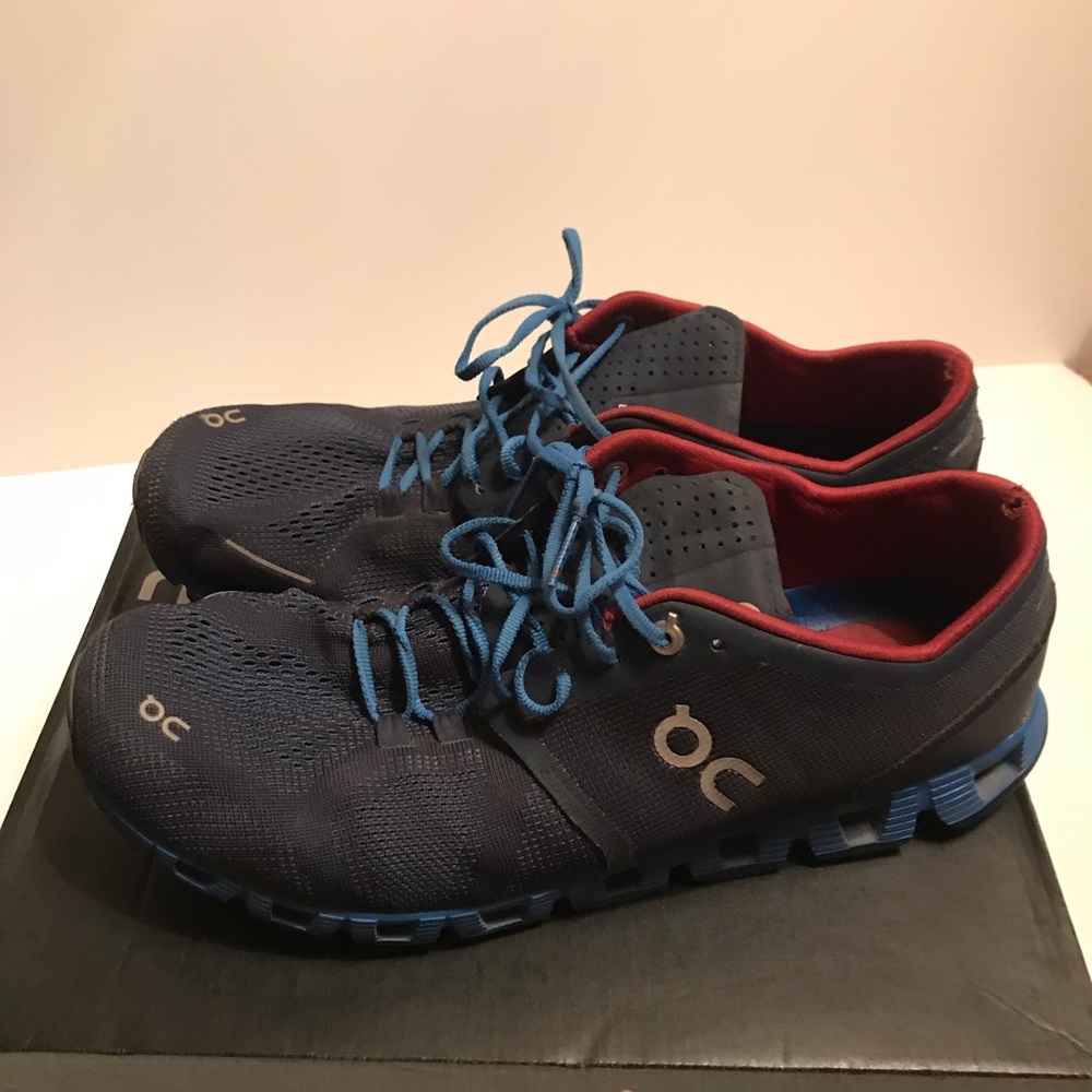 On Running Men’s Size 10.5M Cloud Lightweight
